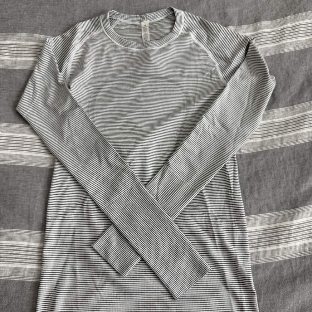 Lululemon - Swiftly Tech LS Crew